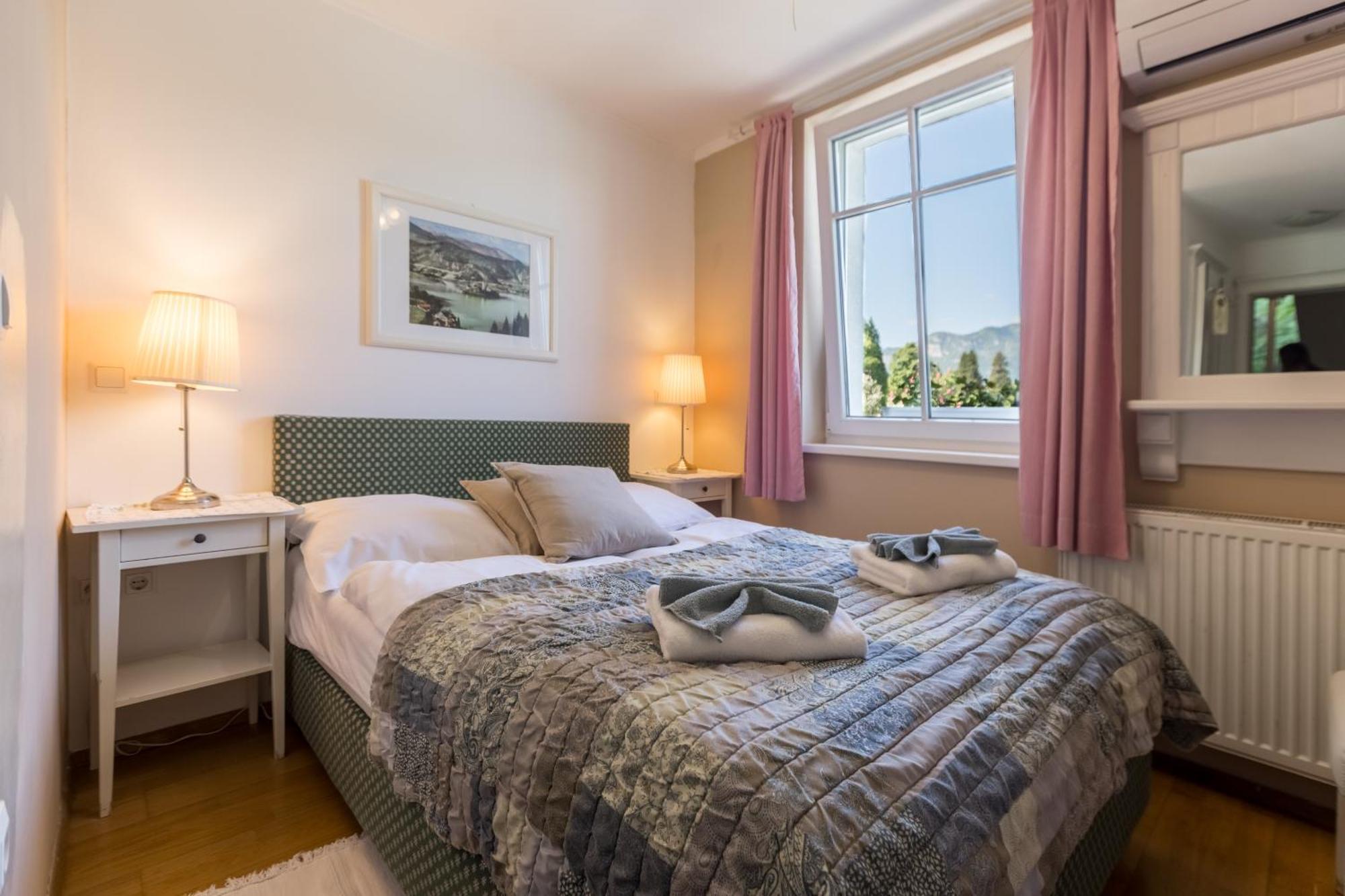Double Room Lake View
